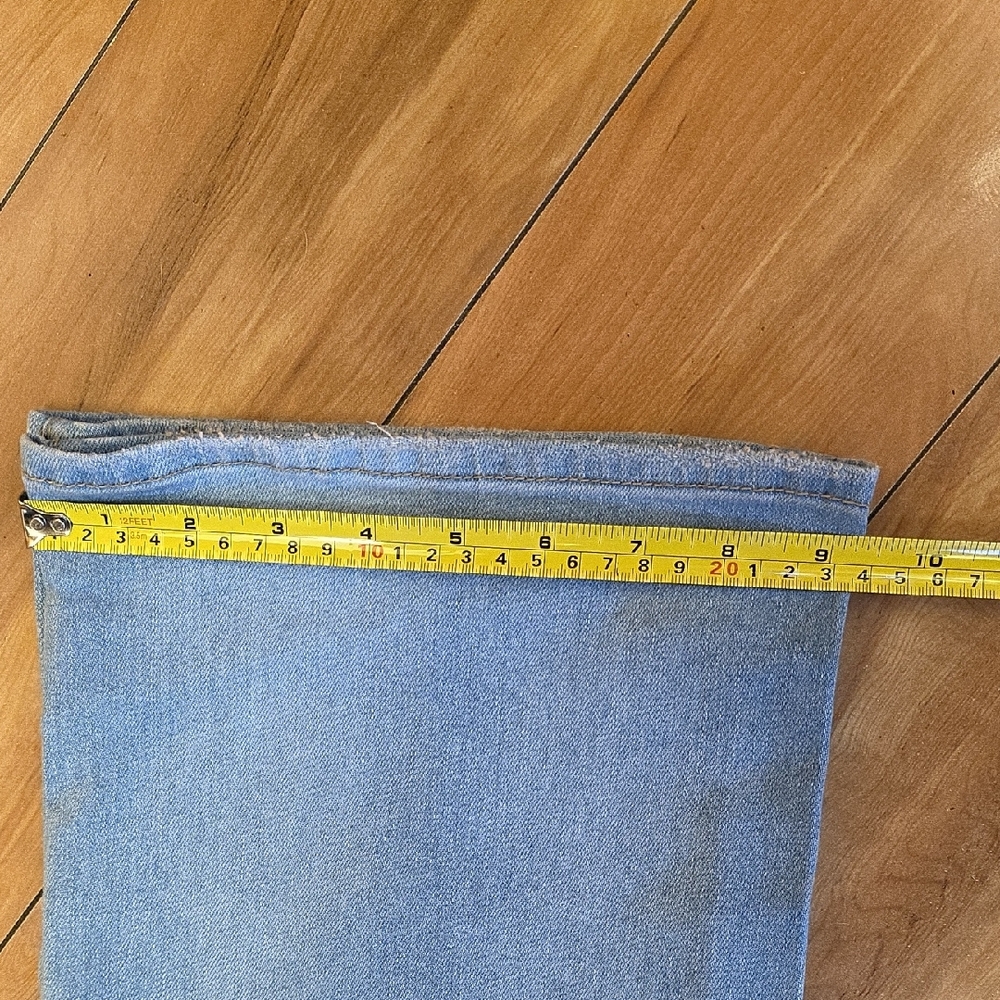 Levi's Size 18W Vintage Classic Bootcut Jeans Mid-Rise Distressed Light Wash NEW - Picture 8 of 15